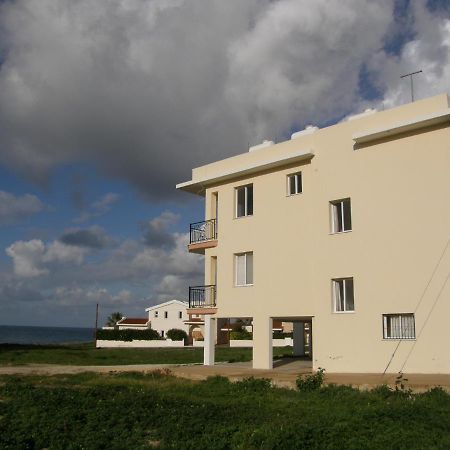 Athena And The Owl Beachside Apt Paphos Buitenkant foto