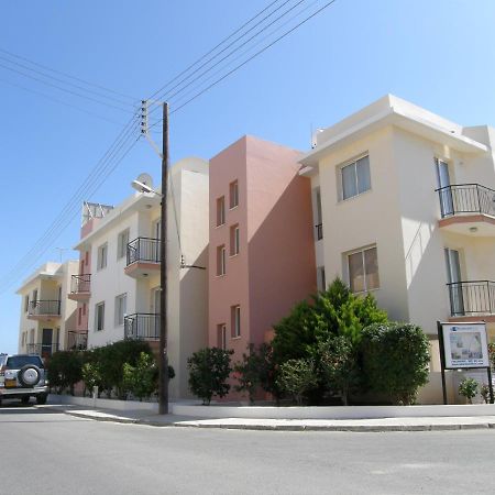 Athena And The Owl Beachside Apt Paphos Buitenkant foto