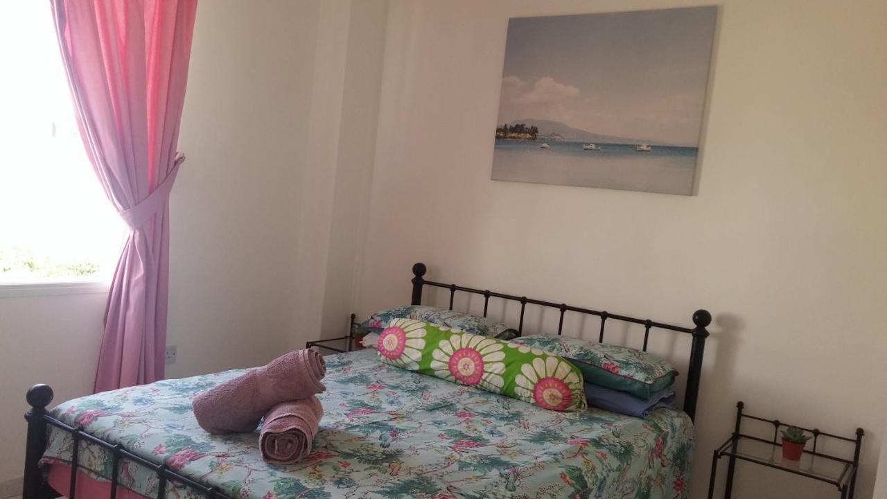 Athena And The Owl Beachside Apt Paphos Buitenkant foto