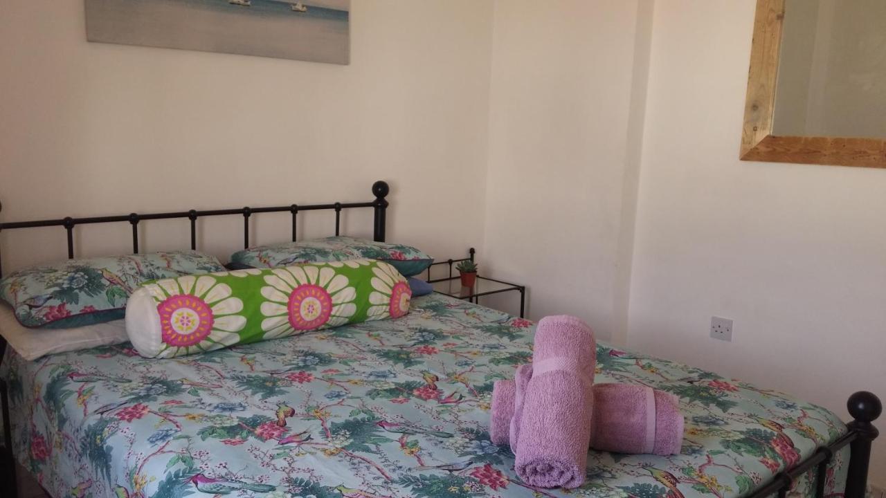 Athena And The Owl Beachside Apt Paphos Buitenkant foto